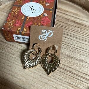 - Plunder Naomi Earrings